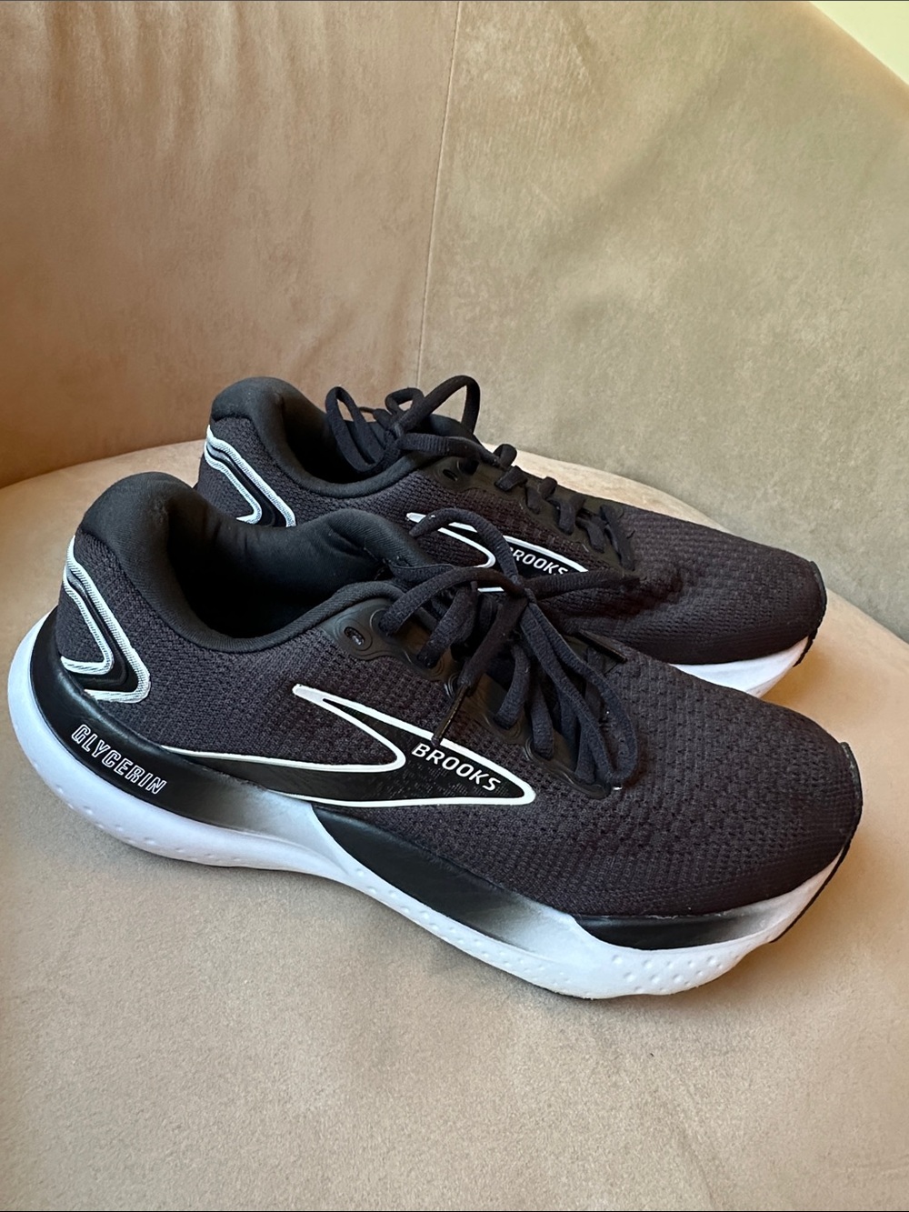 Brooks Glycerin 21 women’s size 8 medium W